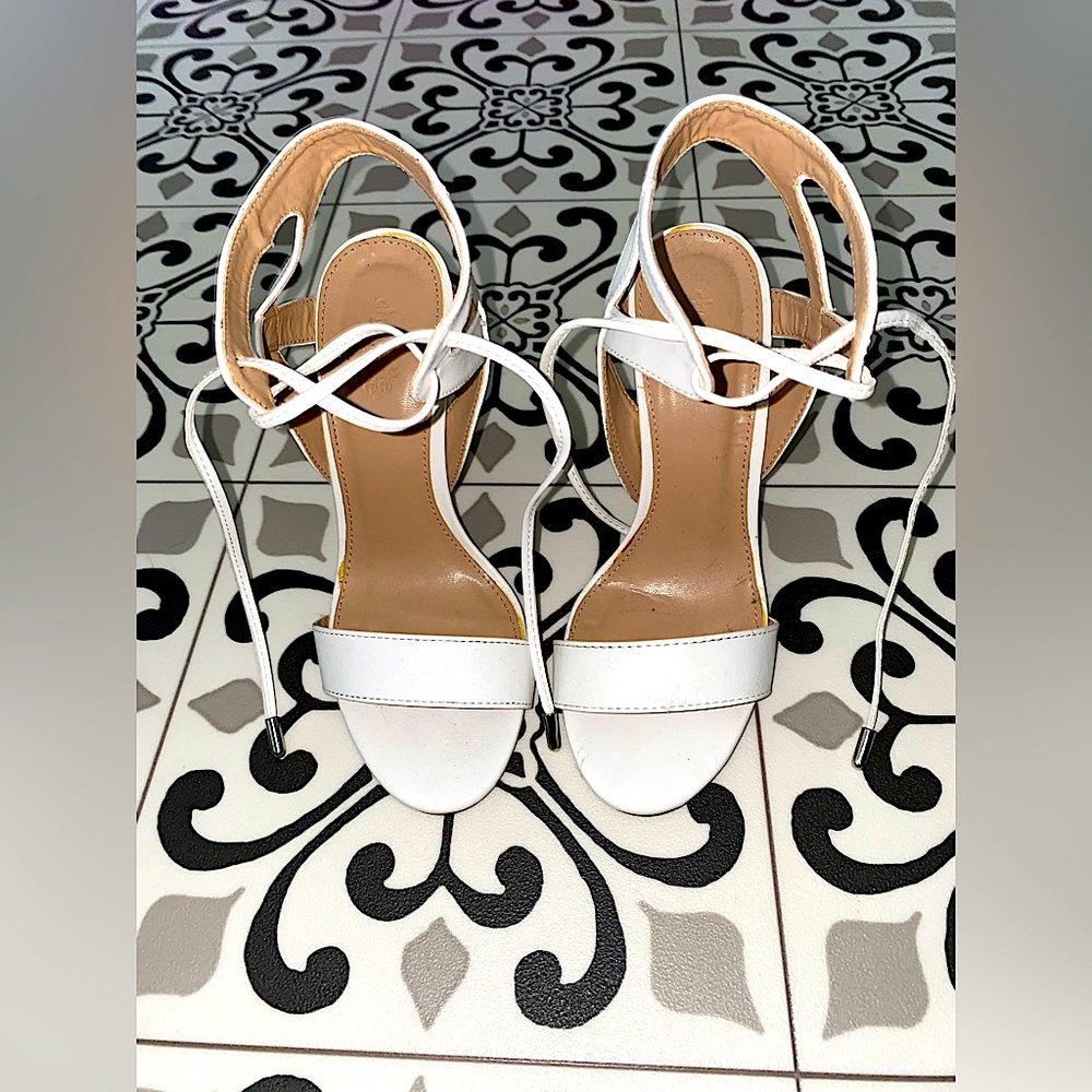 WHITE HEELS